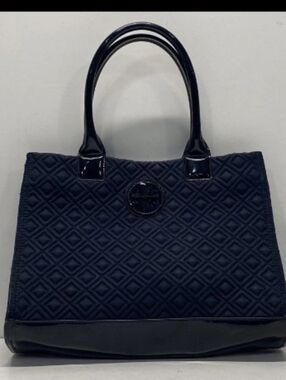 Tory Burch-Ella Quilted Diamond Top Handle Tote Bag (Black-🖤)